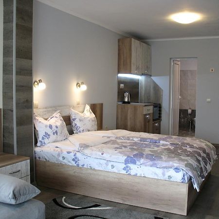 Leon Rent Studio 8 Apartment Veliko Tarnovo Luaran gambar