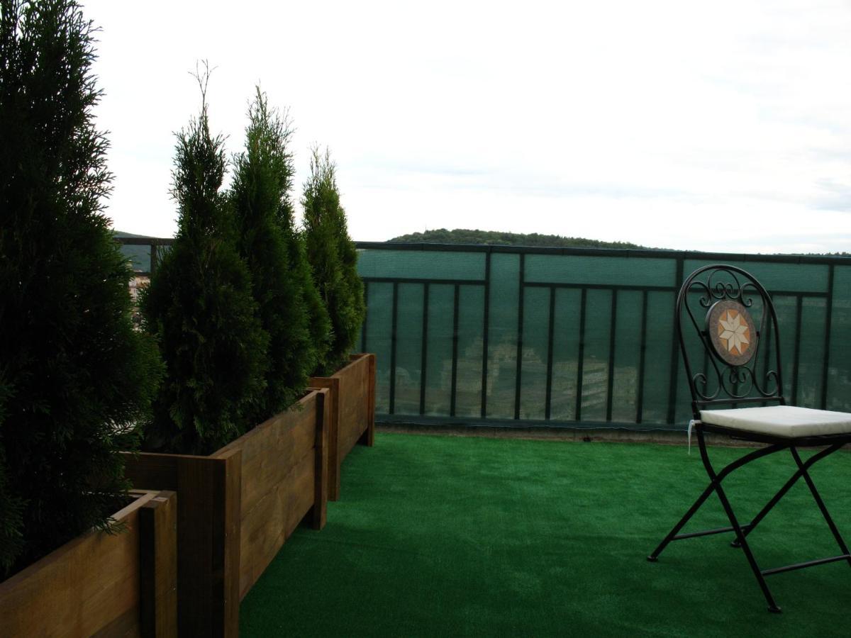 Leon Rent Studio 8 Apartment Veliko Tarnovo Luaran gambar