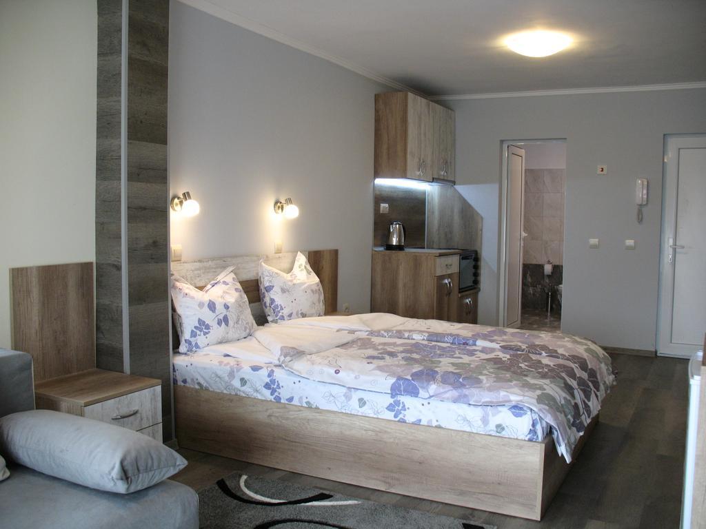 Leon Rent Studio 8 Apartment Veliko Tarnovo Luaran gambar