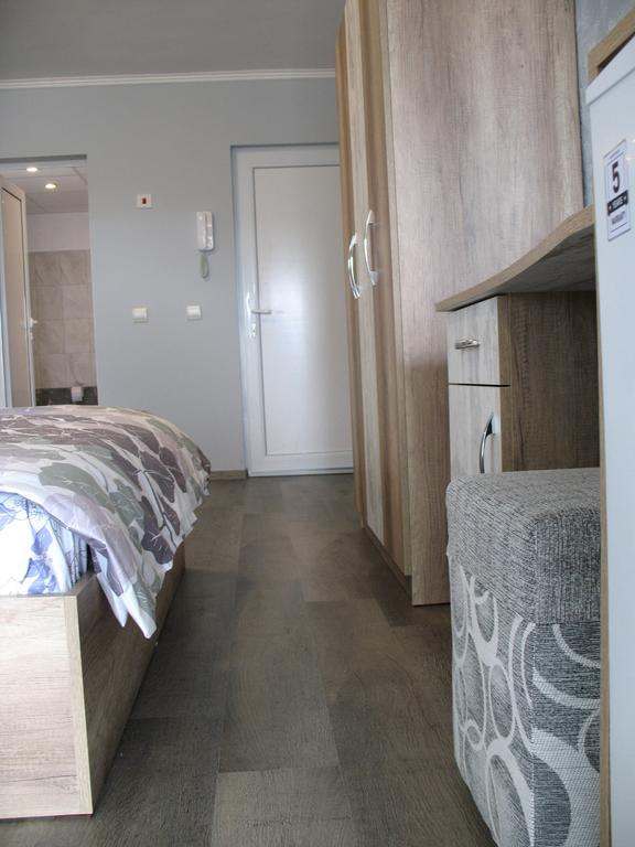 Leon Rent Studio 8 Apartment Veliko Tarnovo Luaran gambar