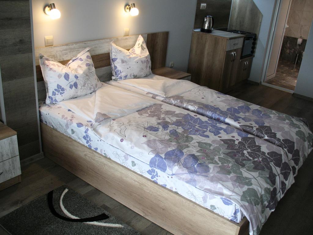 Leon Rent Studio 8 Apartment Veliko Tarnovo Luaran gambar