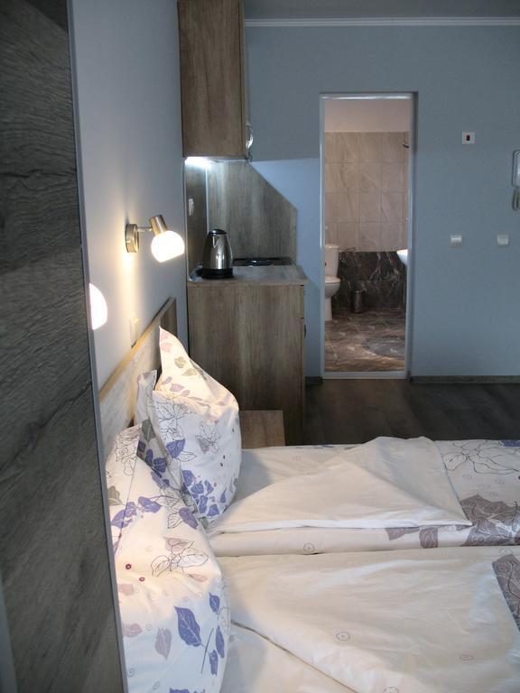 Leon Rent Studio 8 Apartment Veliko Tarnovo Luaran gambar
