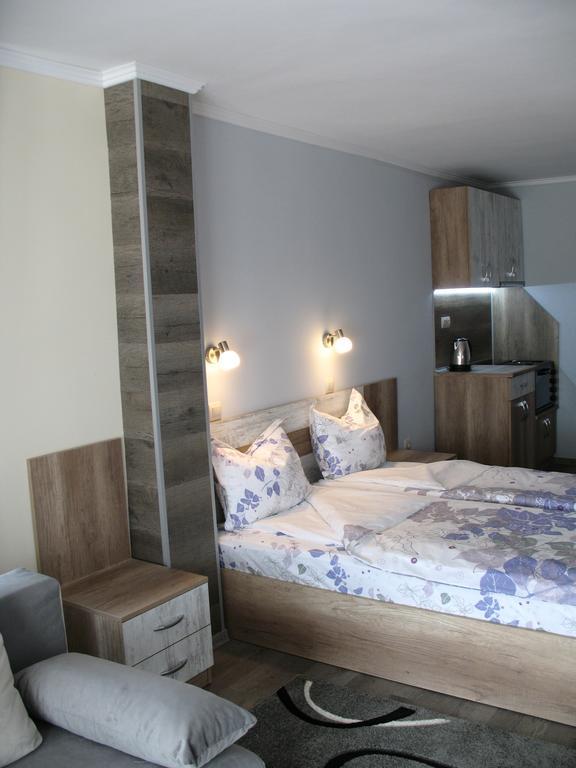 Leon Rent Studio 8 Apartment Veliko Tarnovo Luaran gambar