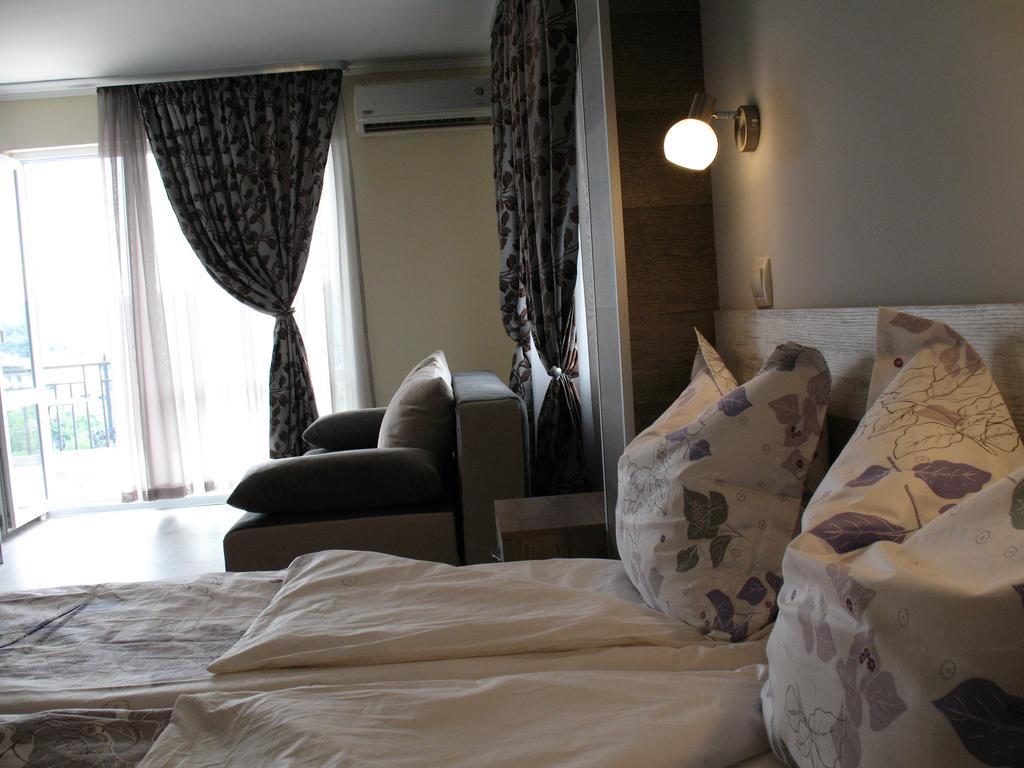 Leon Rent Studio 8 Apartment Veliko Tarnovo Luaran gambar