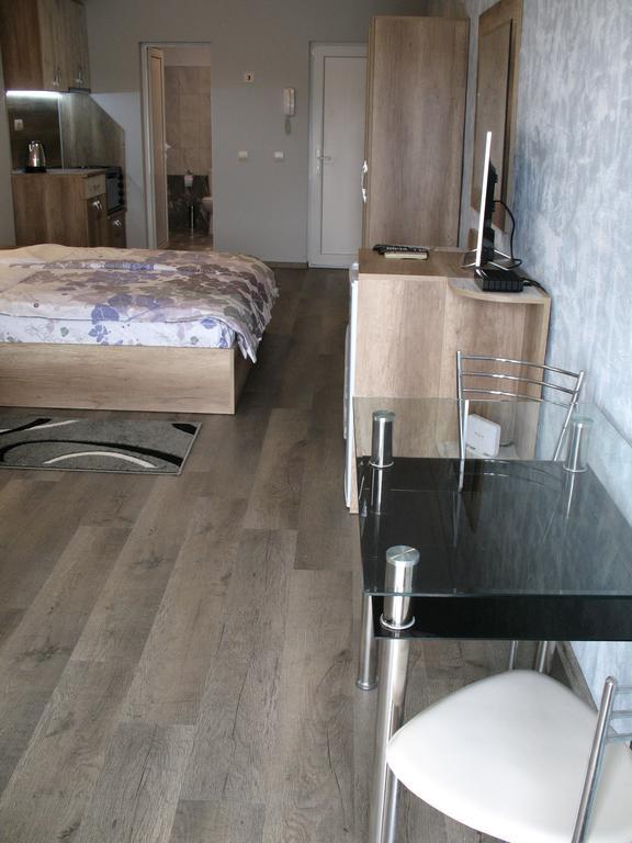 Leon Rent Studio 8 Apartment Veliko Tarnovo Luaran gambar